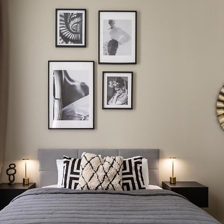 Turnkey I Republic Square Apartments Praga Exterior foto