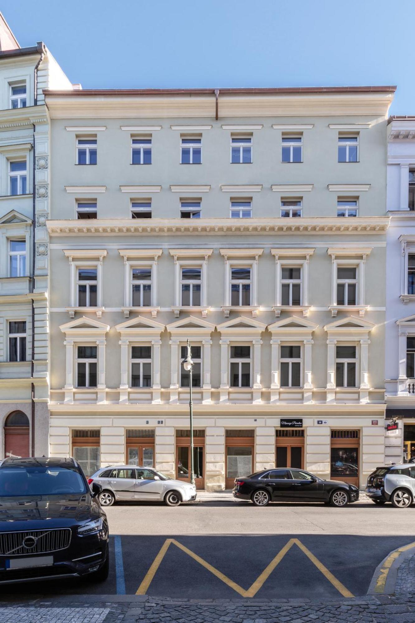 Turnkey I Republic Square Apartments Praga Exterior foto
