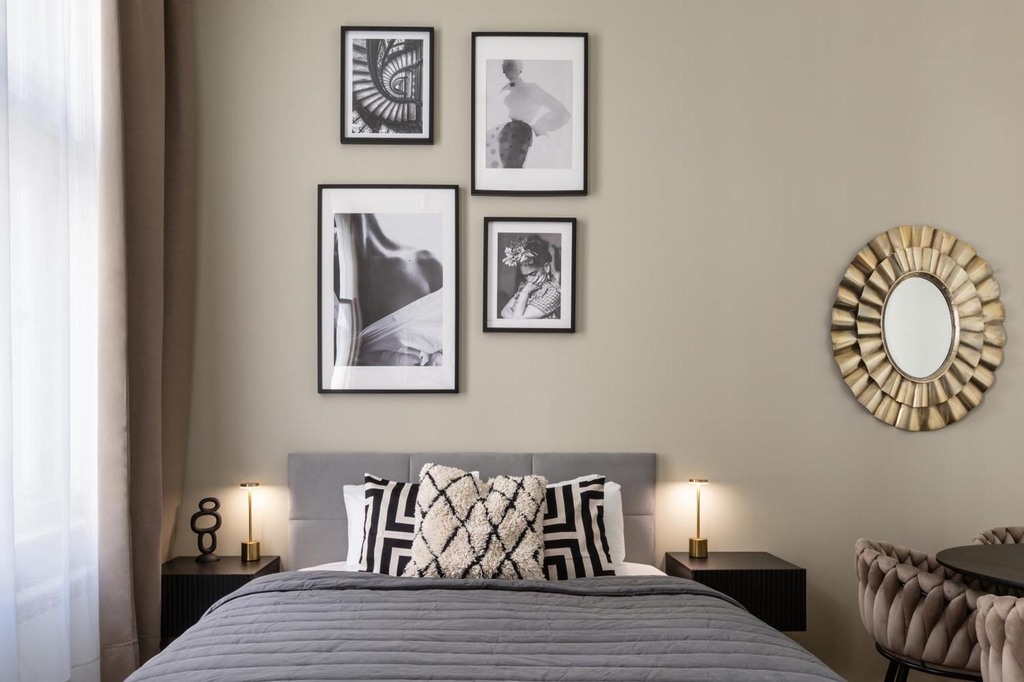 Turnkey I Republic Square Apartments Praga Exterior foto
