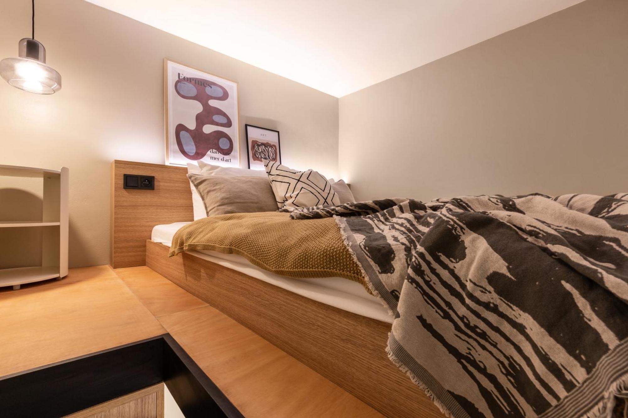 Turnkey I Republic Square Apartments Praga Quarto foto