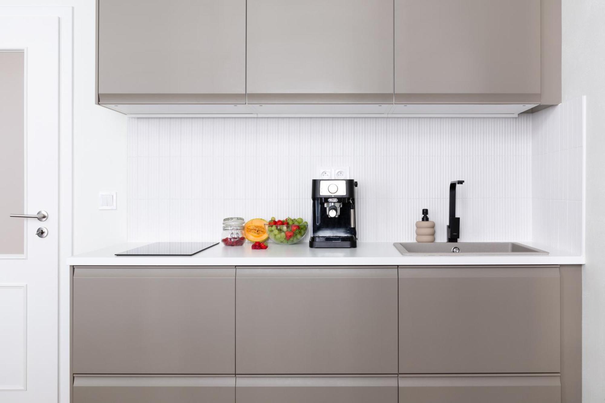 Turnkey I Republic Square Apartments Praga Quarto foto